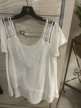 Express White Short Sleeve Scoop Top with Lace Shoulder Panels